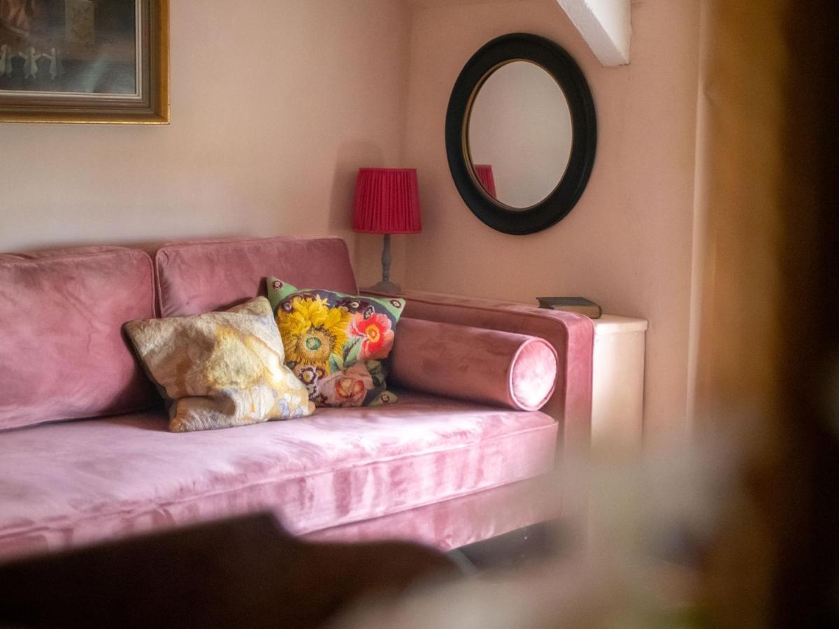 Country Cottage With Spa, Catering, Gardens, Nature Reserve Walks - Free Parking, Self Checkin Scunthorpe Exterior photo